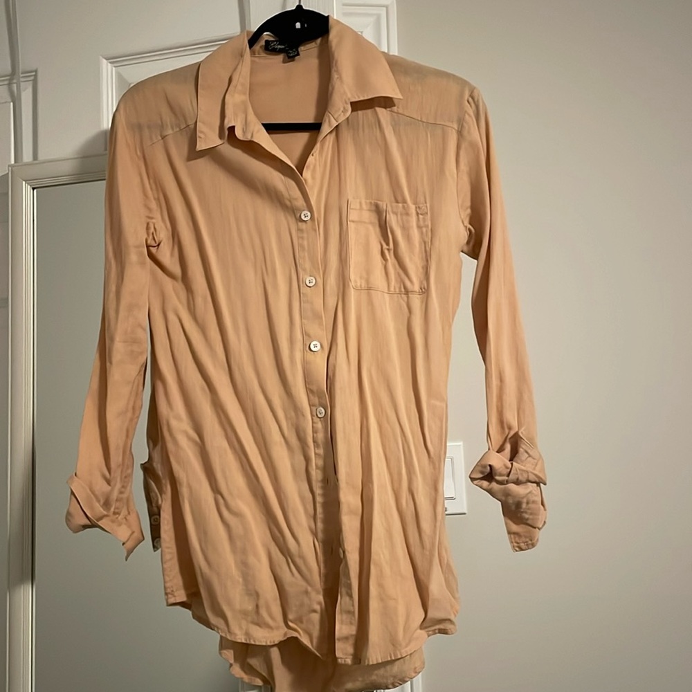 ELIZABETH & JAMES button down shirt